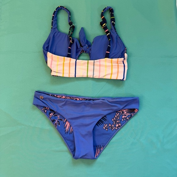 Maaji Blue Floral Bikini Set reversible padded lined size Small woman’s - Picture 5 of 11